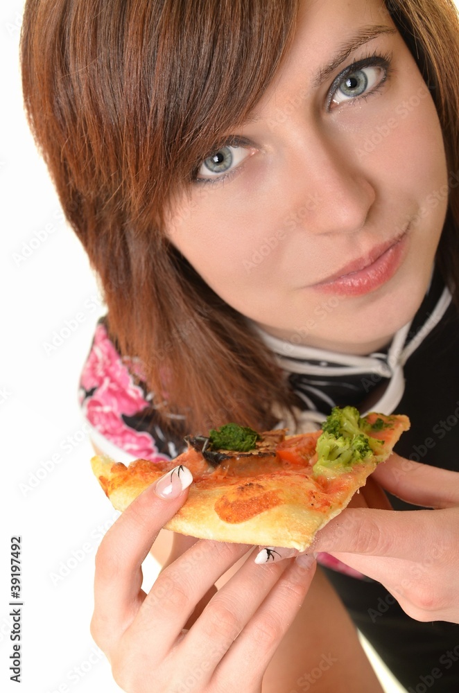 femme avec pizza