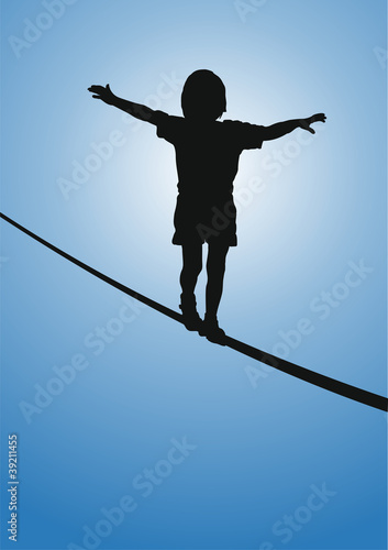 Kind balanciert auf einem Seil, Silhouette