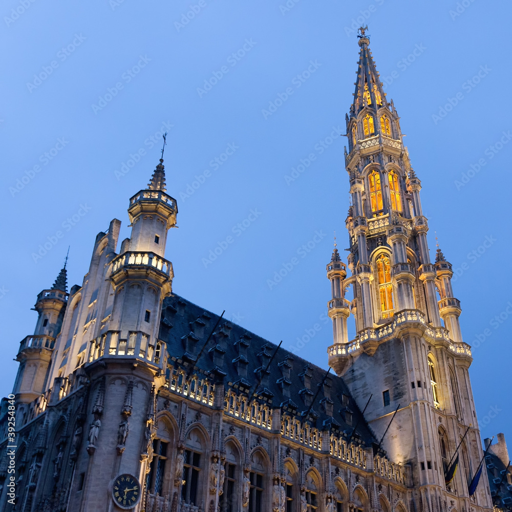 Obraz premium Tower of the Town Hall of Grand Place, Brussels, Belgium
