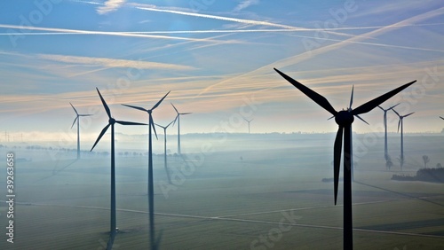 фотографія Windpark im Morgennebel