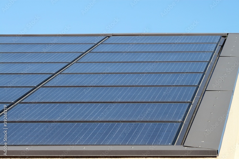 Fototapeta premium Toit de panneaux solaires