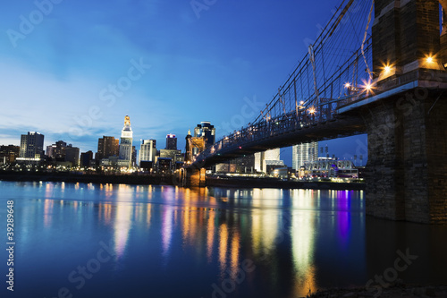 Cincinnati seen accross Ohio River © Henryk Sadura