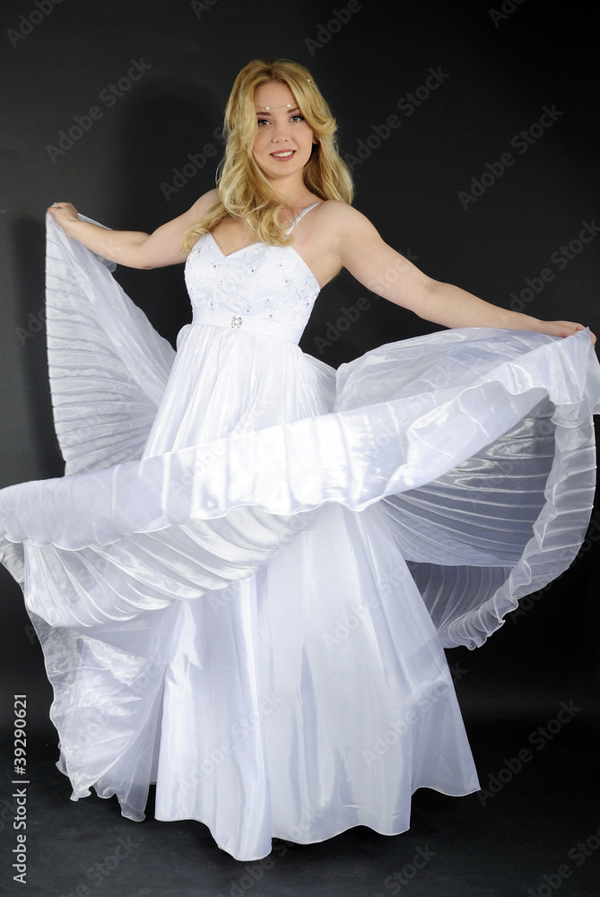 Fototapeta premium beautiful girl in white gown