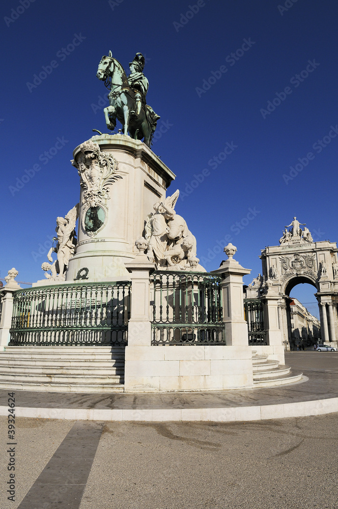 Fototapeta premium Statue in Lisbon