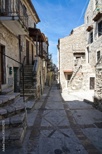 Fototapeta Naklejka Na Ścianę i Meble -  Alleyway. Vico del Gargano. Puglia. Italy.