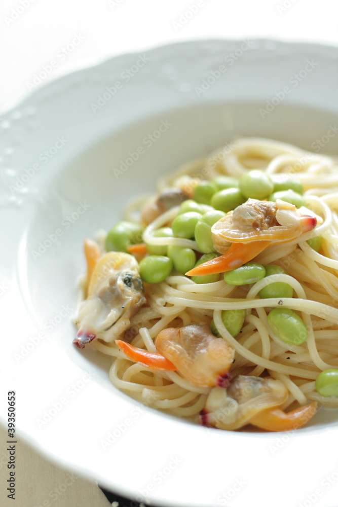 Italian cuisine, broad bean and shell fish spaghetti Italian cuisine, broad bean and shell fish spaghetti