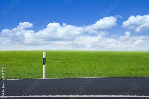 Pfosten am Straßenrand