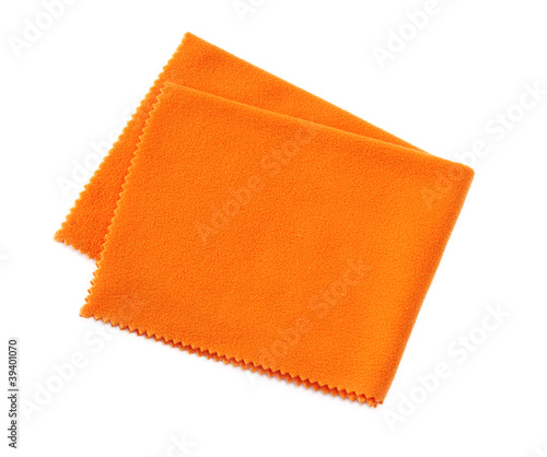 Оранжевая салфетка на белом фоне.