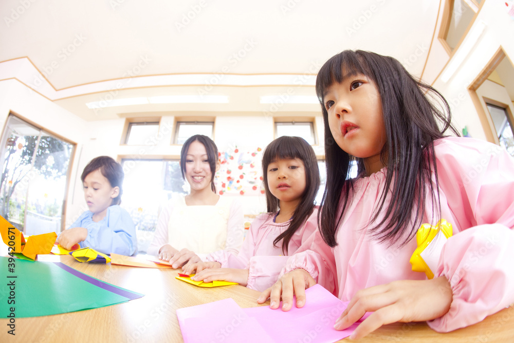 折り紙を折る幼稚園児 Stock Photo Adobe Stock