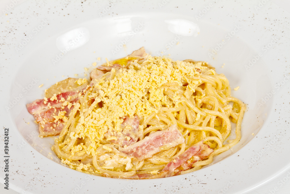 spaghetti carbonara pasta with bacon and mushrooms spaghetti carbonara pasta with bacon and mushrooms