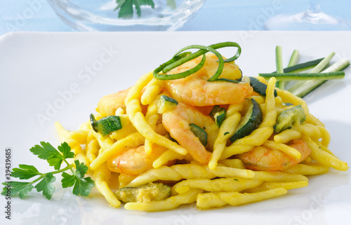 Trofie con zucchini e gamberi