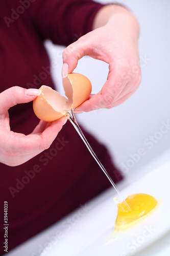 Cracking an egg