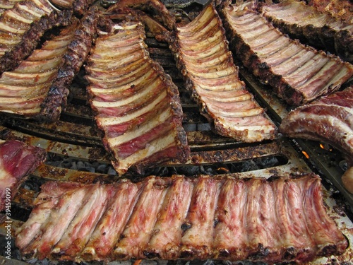 Costillas en barbacoa, barbecue ribs.