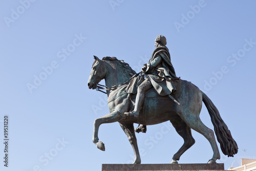 Estatua de Carlos III en la Puerta del Sol  Madrid