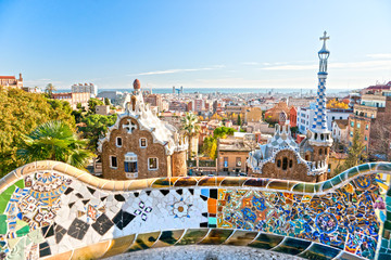 Wandcirkels Barcelona Park Güell mozaïek in Barcelona  © Luciano Mortula-LGM