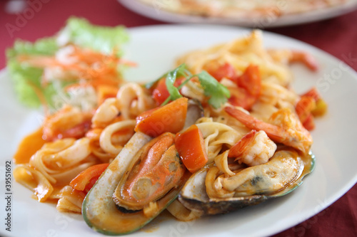 seafood pasta with tomato sauce