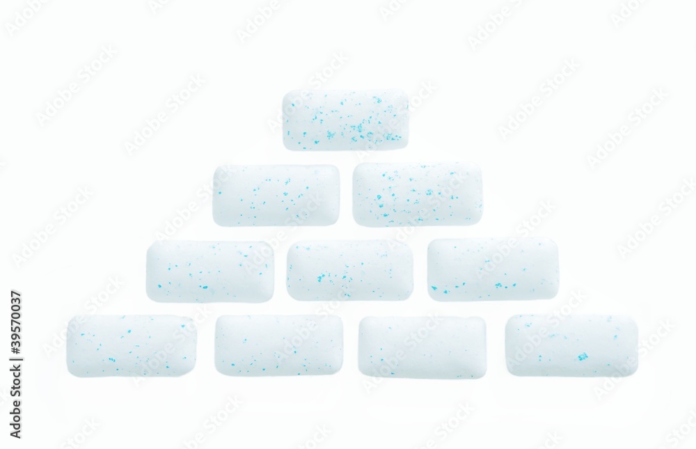 chewing gums aligned to pyramid chewing gums aligned to pyramid