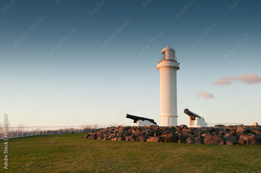lighthouse and cannons at wollongong
