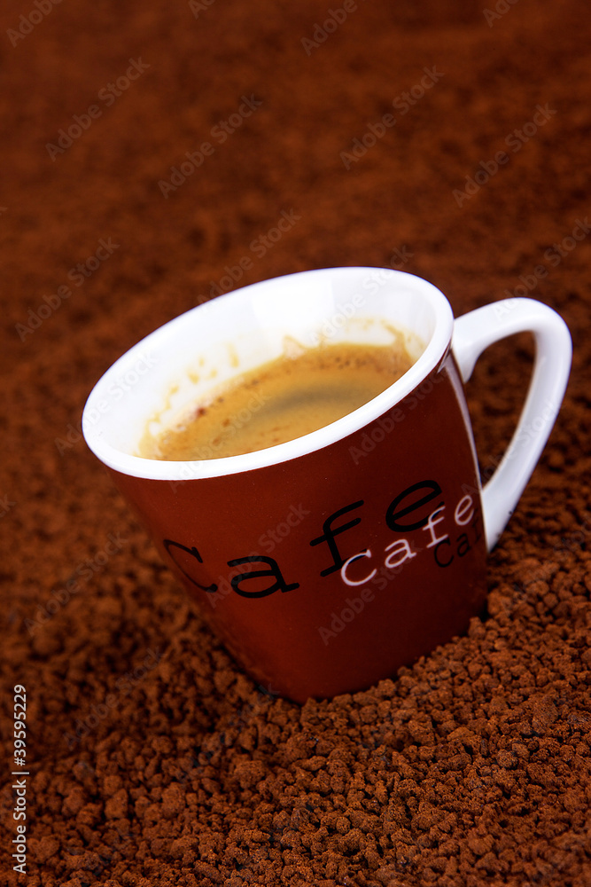 Obraz premium tasse de café instantané publicitaire