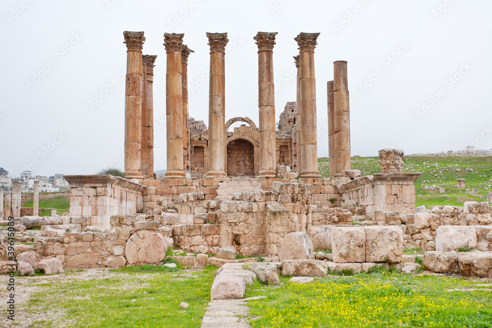 Corinthium colonnade of Artemis temple in ancient town Jerash