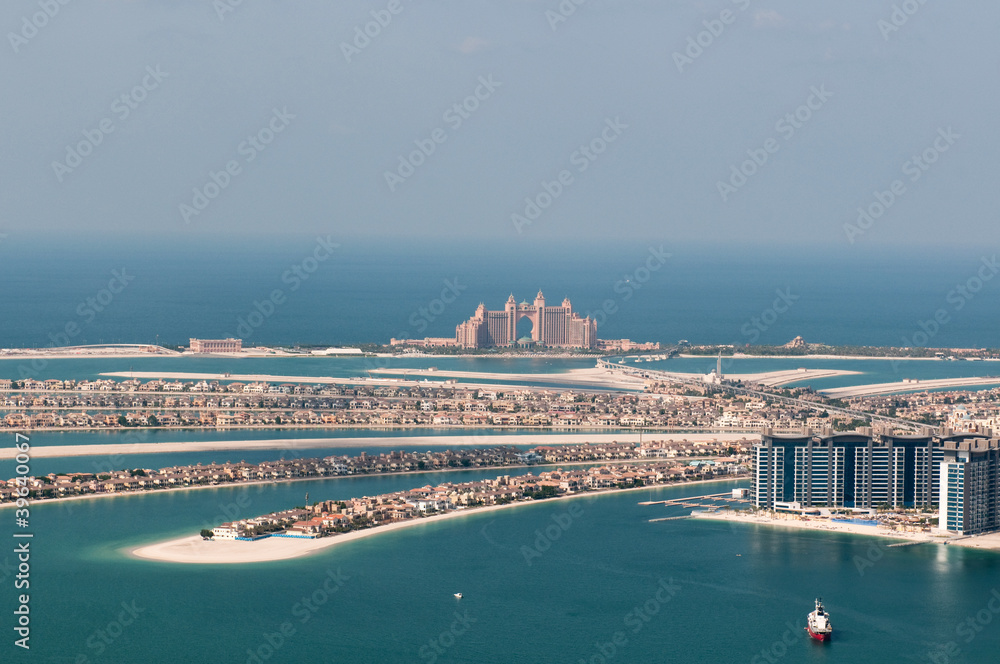 Fototapeta premium artificial island Palm Jumeirah and Atlantis hotel, Dubai, UAE