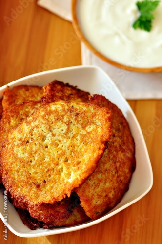 scrambled eggs with toast