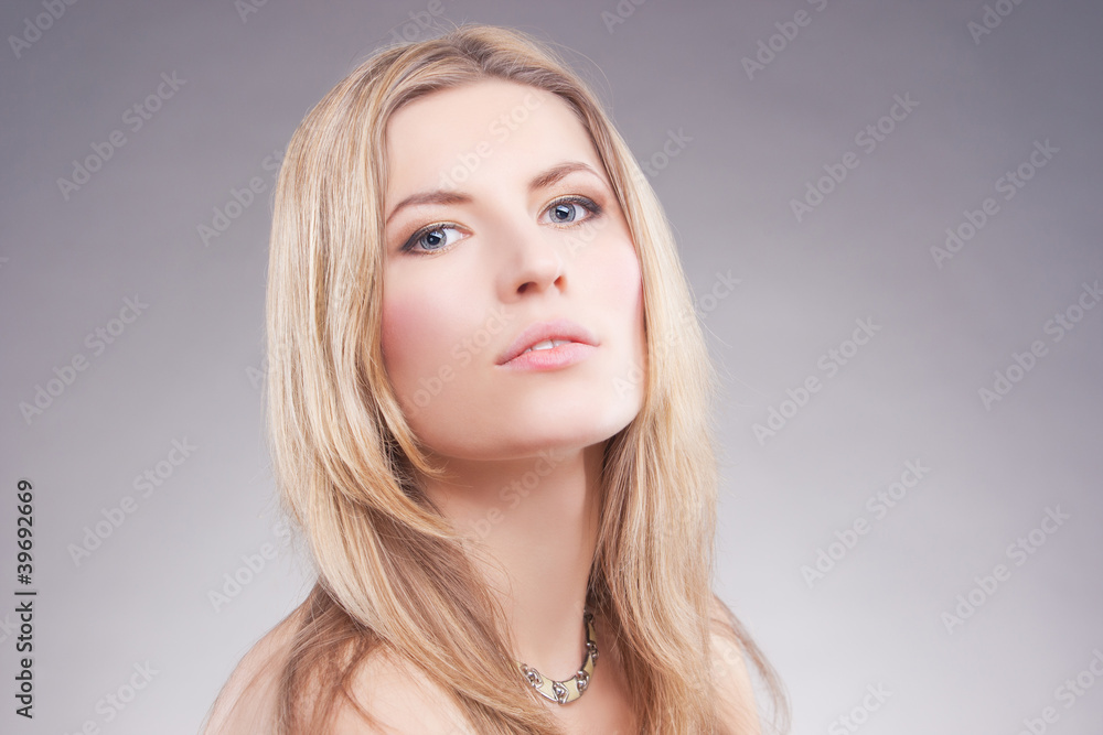 Naklejka premium passionate blonde woman