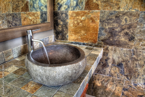 Salle d'eau design moderne.