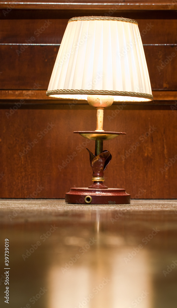 Obraz premium Bajour on the writing desk