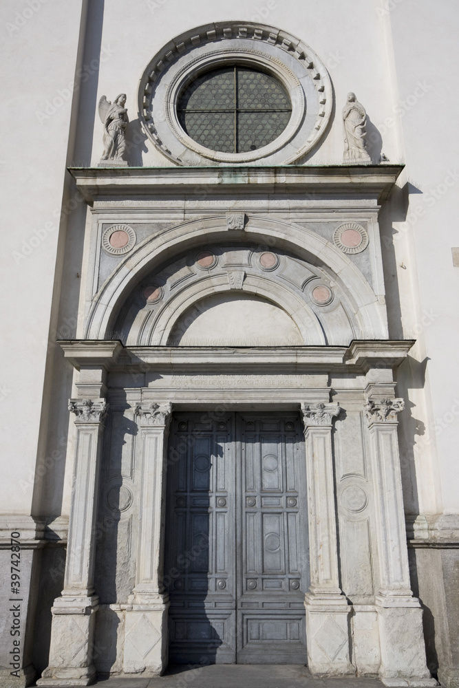 porta della chiesa di santa maria a busto arsizio