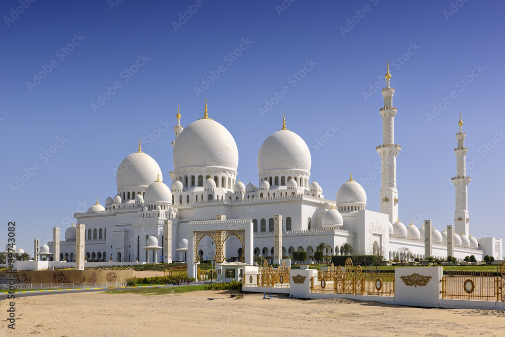 Fototapeta premium Sheikh Zayed Bin Sultan Al Nahyan Mosque, Abu Dhabi