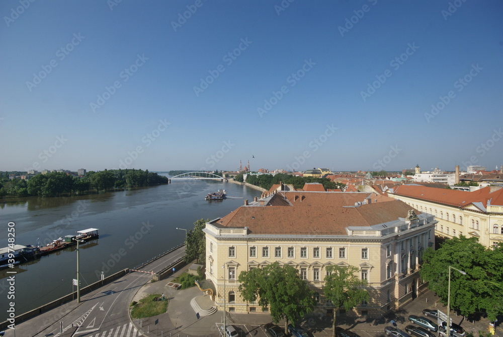 Obraz premium Cityscape of Szeged and the river of Tisza, Hungary