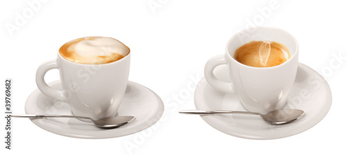 Caffè e cappuccino in tazza su sfondo bianco photo