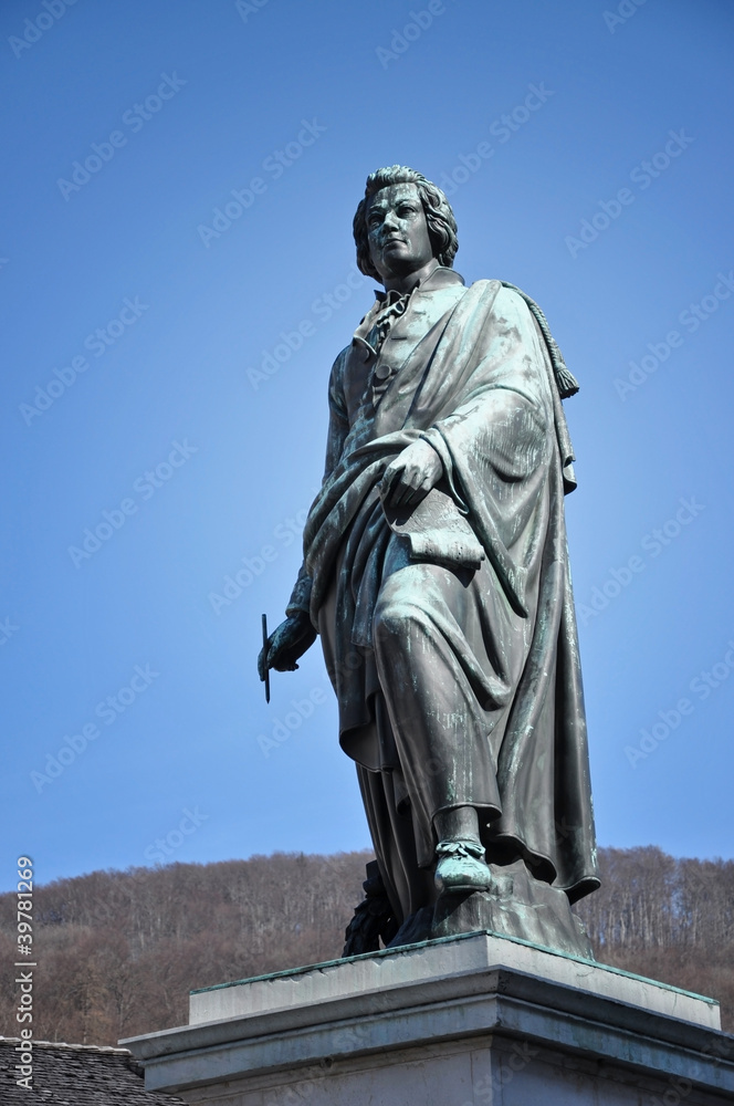 Obraz premium The statue of Wolfgang Amadeus Mozart in Salzburg, Austria