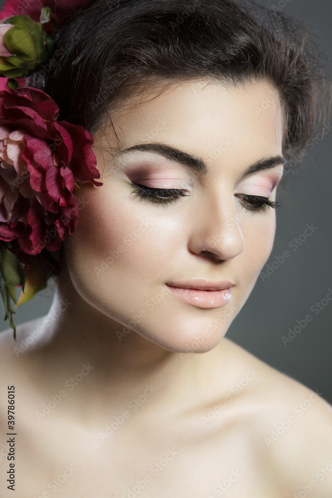 Fototapeta premium woman with flowers