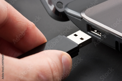 Plugging removable flash disk