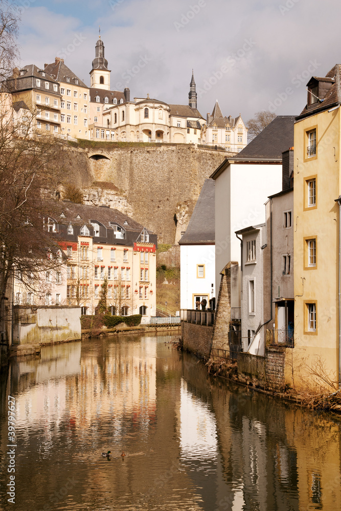 Fototapeta premium Grund and Ville Haute above, Luxembourg city