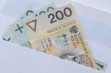 banknoty w kopercie