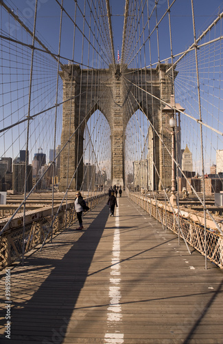 Brooklyn Bridge pedestrian lane, New York © forcdan