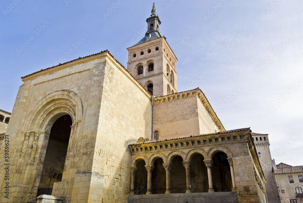 Obraz premium Old church of Saint Martin in Segovia