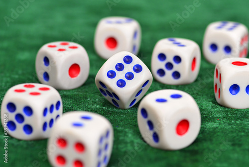 Obraz na plátně Dice on the baize