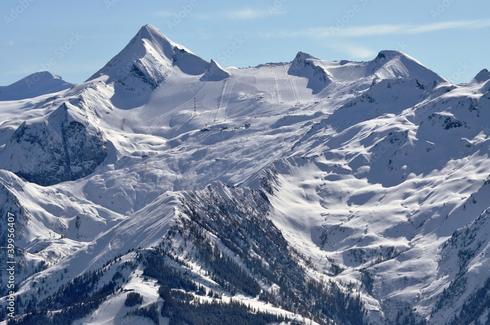 Obraz premium Kitzsteinhorn peak and ski resort, Austria