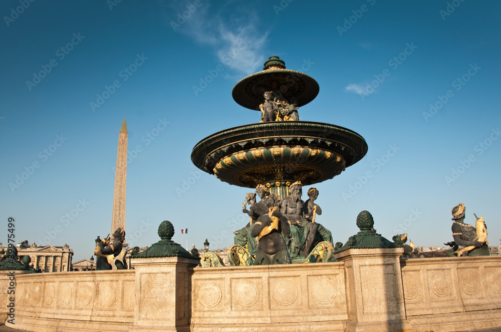 Fototapeta premium fontaine place de la concorde à Paris