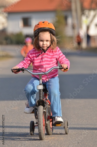 Fototapeta Naklejka Na Ścianę i Meble -  baby vélo