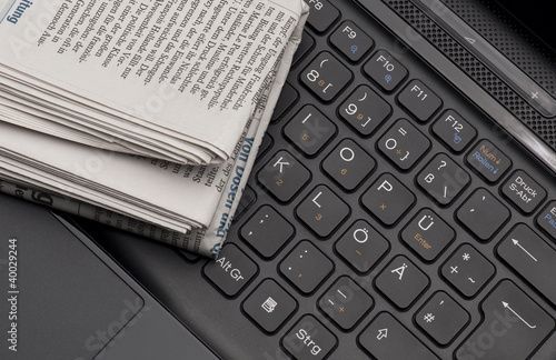 Zeitung auf Computer