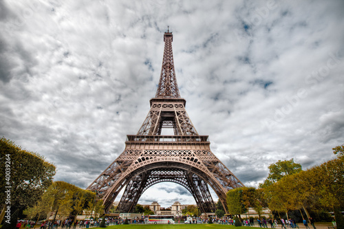 HDR photo of Eifel tower © prescott09