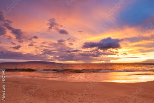 Sunset on Hawaii Beach © EpicStockMedia