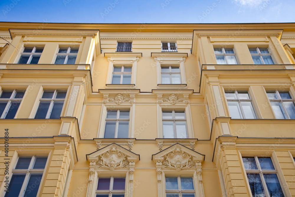 Altbau - Wohnhaus in Berlin Altbau - Wohnhaus in Berlin