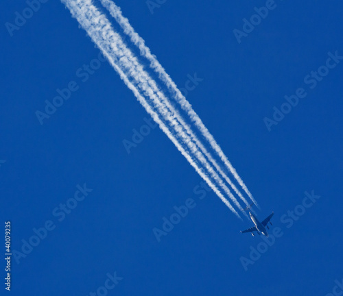Contrail © Melinda Fawver