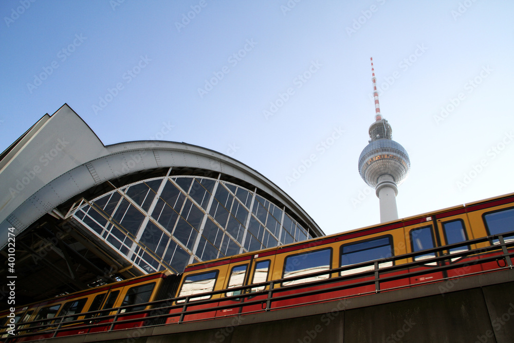 Obraz premium Stacja Alexanderplatz